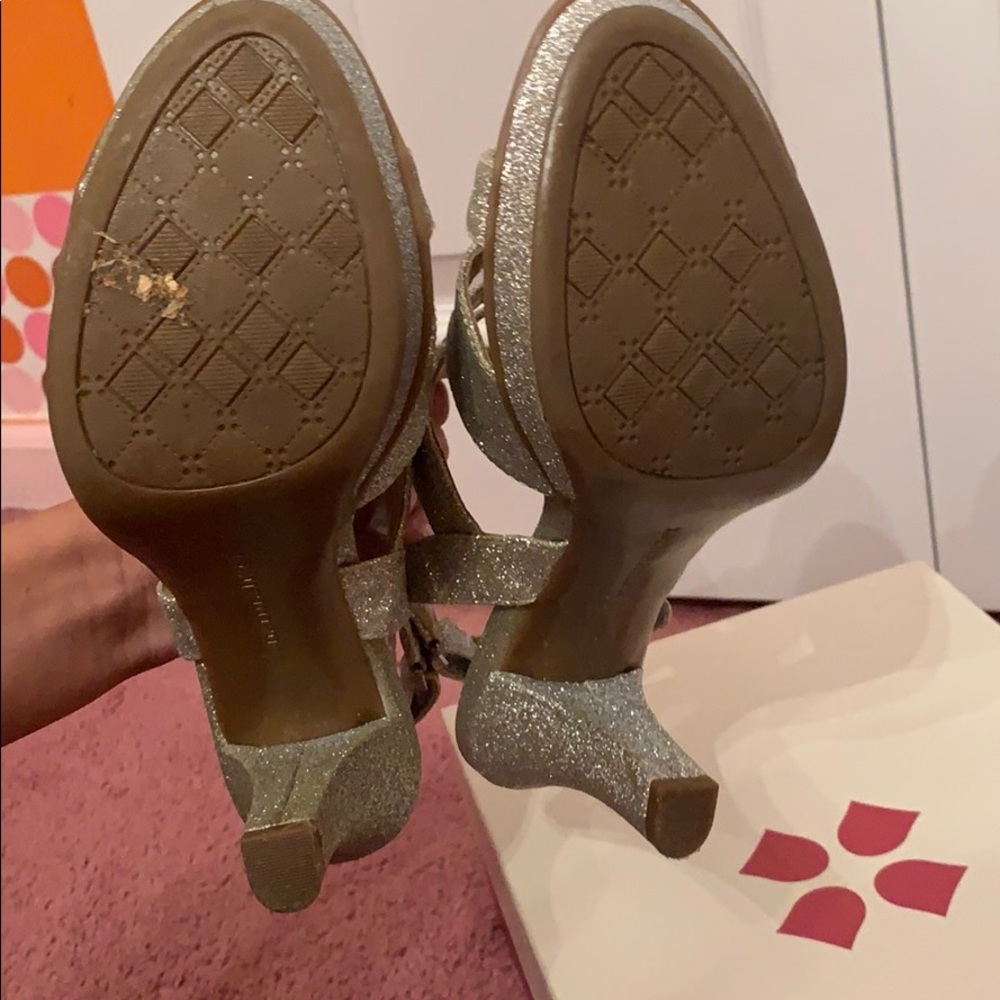 silver heels - Picture 4 of 5